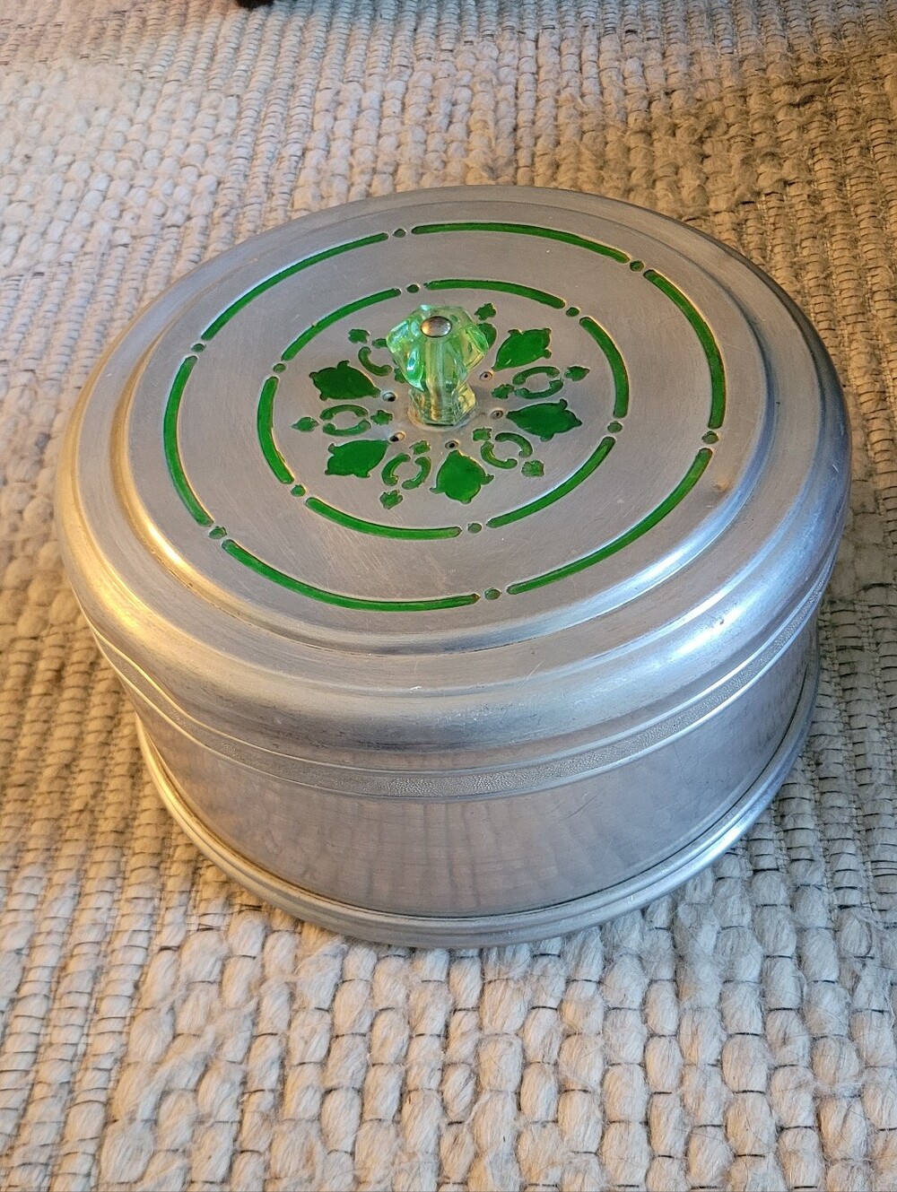 Vintage 1940s Mirro Aluminum Cake Saver-Green Design & Green Knob - GrandmaCore